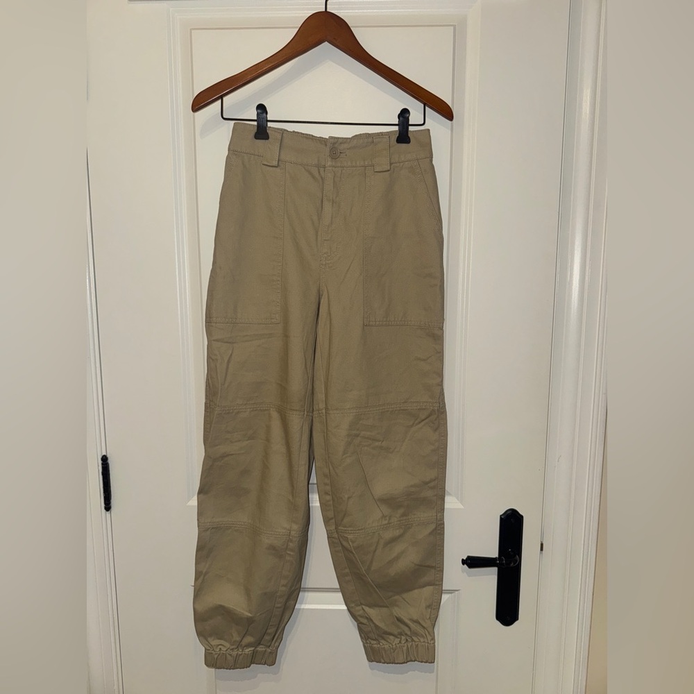 TNA Aritzia Women’s Cargo Pants in Tan